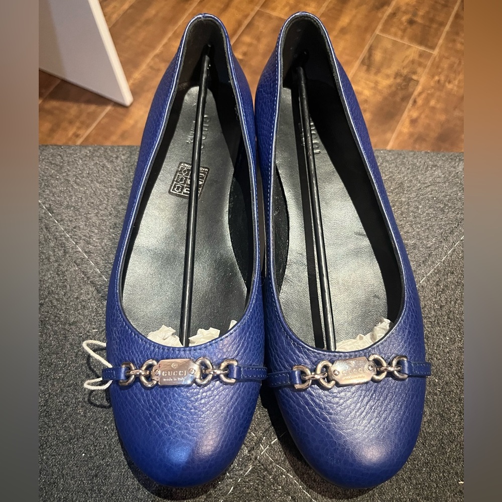 Gucci Flats size 6